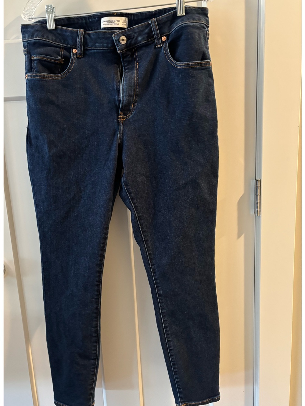 Abercrombie &Fitch Women's Dark Blue Skinny Jeans